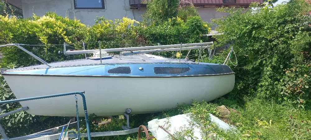 Vând velier 6 m sau schimb din aluminiu