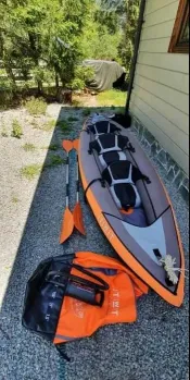 Caiac-canoe ITIWIT gonflabil 2/3 locuri Padelă 2 segmente Pompa 2
