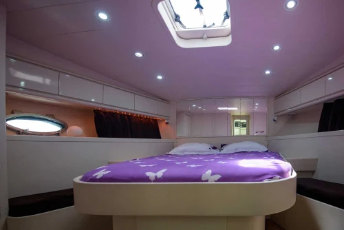 Yacht Pershing 52, 16m lungime, 3 dormitoare, 3 bai 3