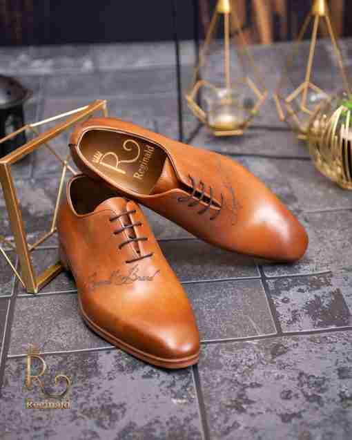 Pantofi eleganți de bărbați din piele naturala, Maro gravat 2